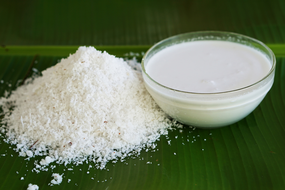 grated coconut with coconut milk 1